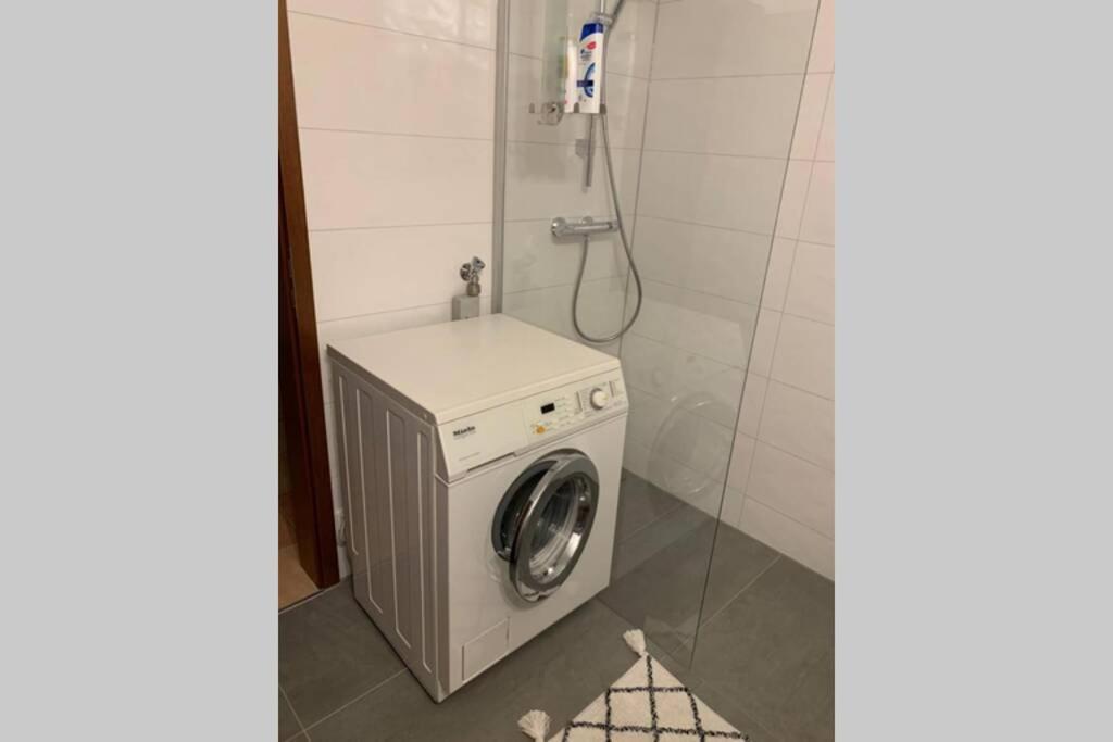 Ruhige Ferienwohnung Im Zentrum Von كمبتن المظهر الخارجي الصورة